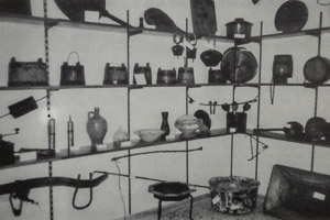 Laografiko-black1w 300x200